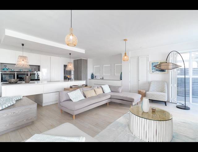 4 BEDROOM FREEHOLD FOR SALE IN GROTTO BAY
